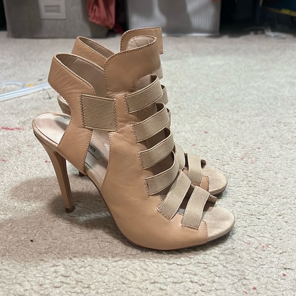 GUESS HIGH HEELS!!👠